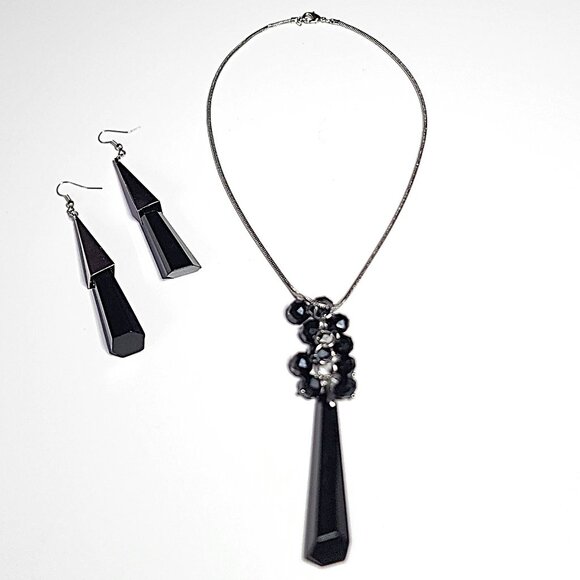 Black & silver geometric necklace & earrings set - Picture 1 of 7